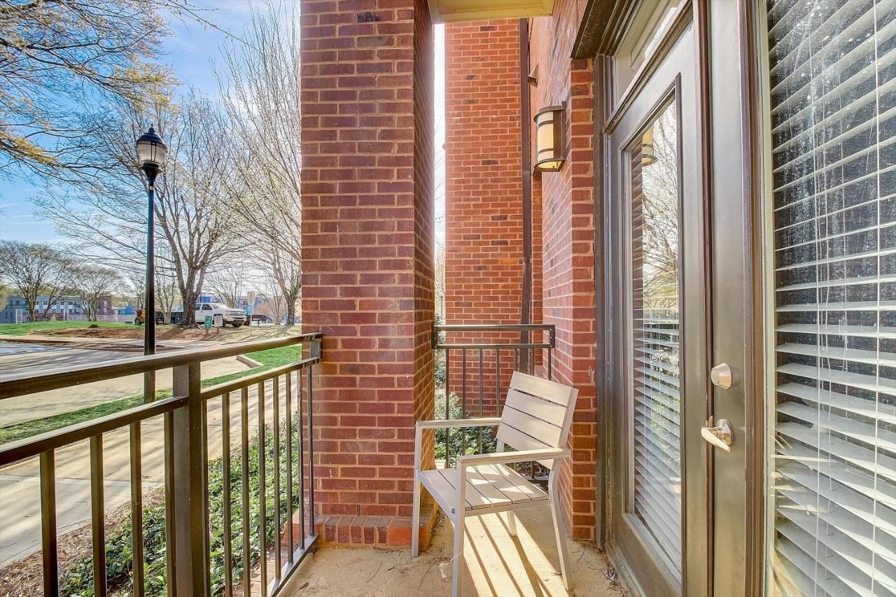 Frontdesk Village At Commonwealth Apts Plaza Midwood Charlotte Pokój zdjęcie